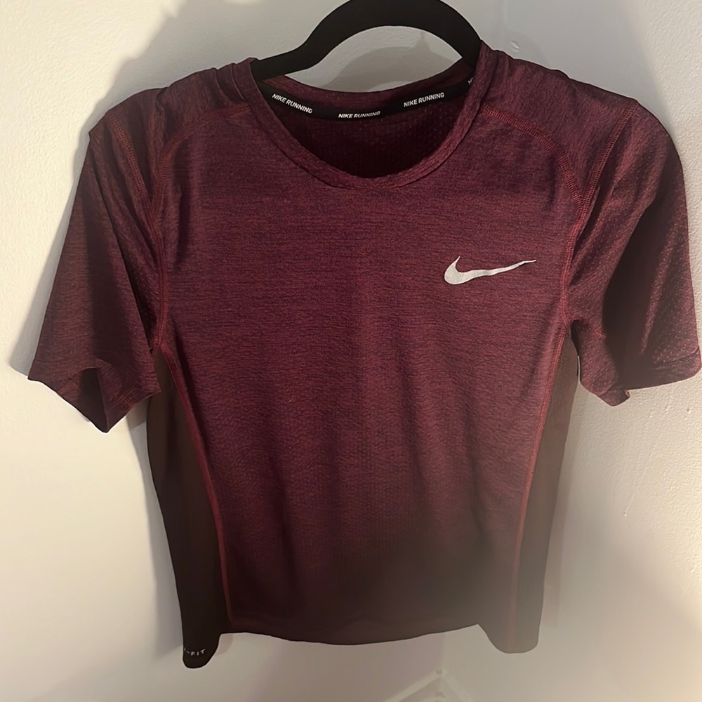 Nike running dri fit maroon small